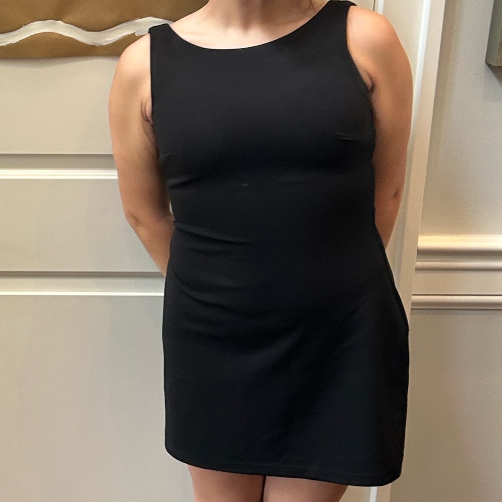 Elegant Black Sleeveless Dress